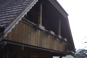 jgp-holzfassade-lasur-entfernen-vorher-5d394da04e53b_original